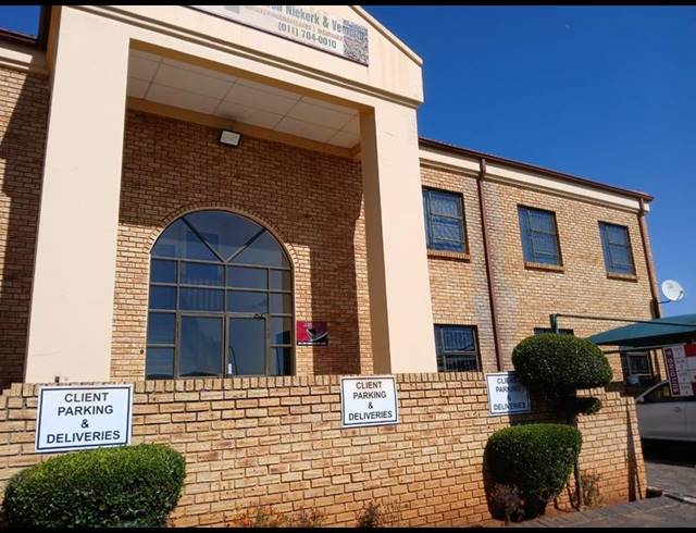BUSINESS PROPERTY TO RENT IN RUIMSIG
